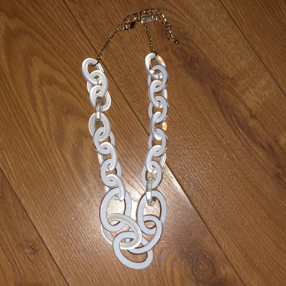 Plastic white chain necklace
